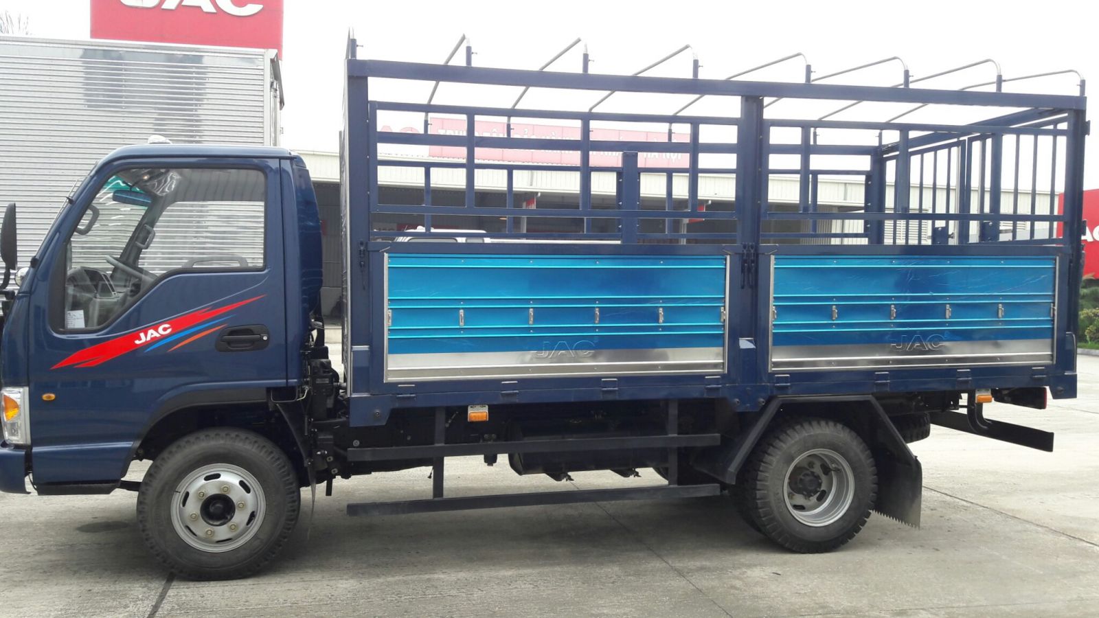 Xe tải thùng jac 4,95 tấn
