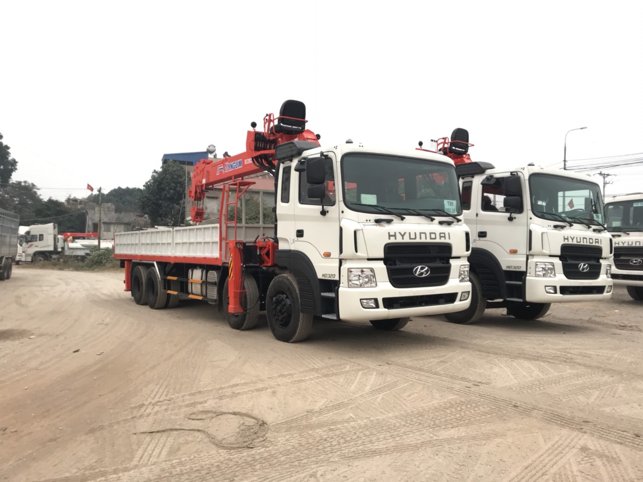 Xe tải Hyundai HD320 gắn cẩu Kanglim 12 tấn