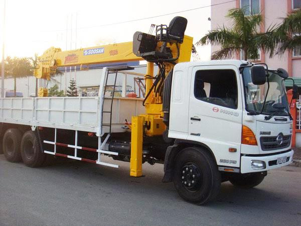 Xe tải Hino FL gắn cẩu Soosan 12 tấn