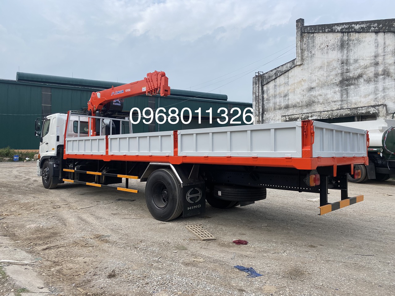 Xe tải HINO FG gắn cẩu Kang lim 5 tấn 6 đốt