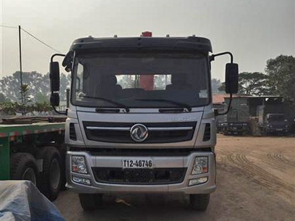 Xe tải Dongfeng 8 tấn gắn cẩu UNIC 5 tấn UR-V554 (5 tấn 4 đốt)