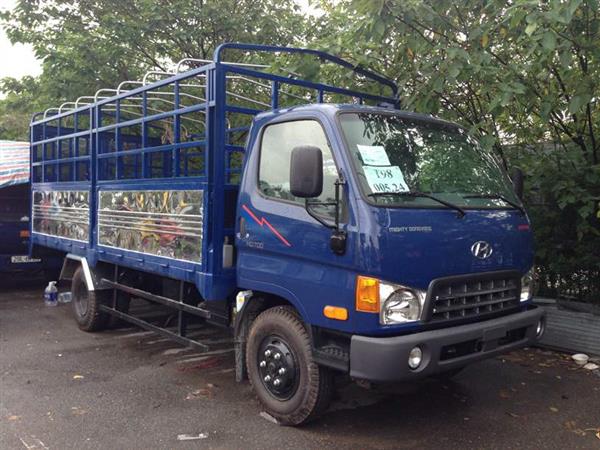 Xe tải thùng Hyundai HD700 Đồng Vàng