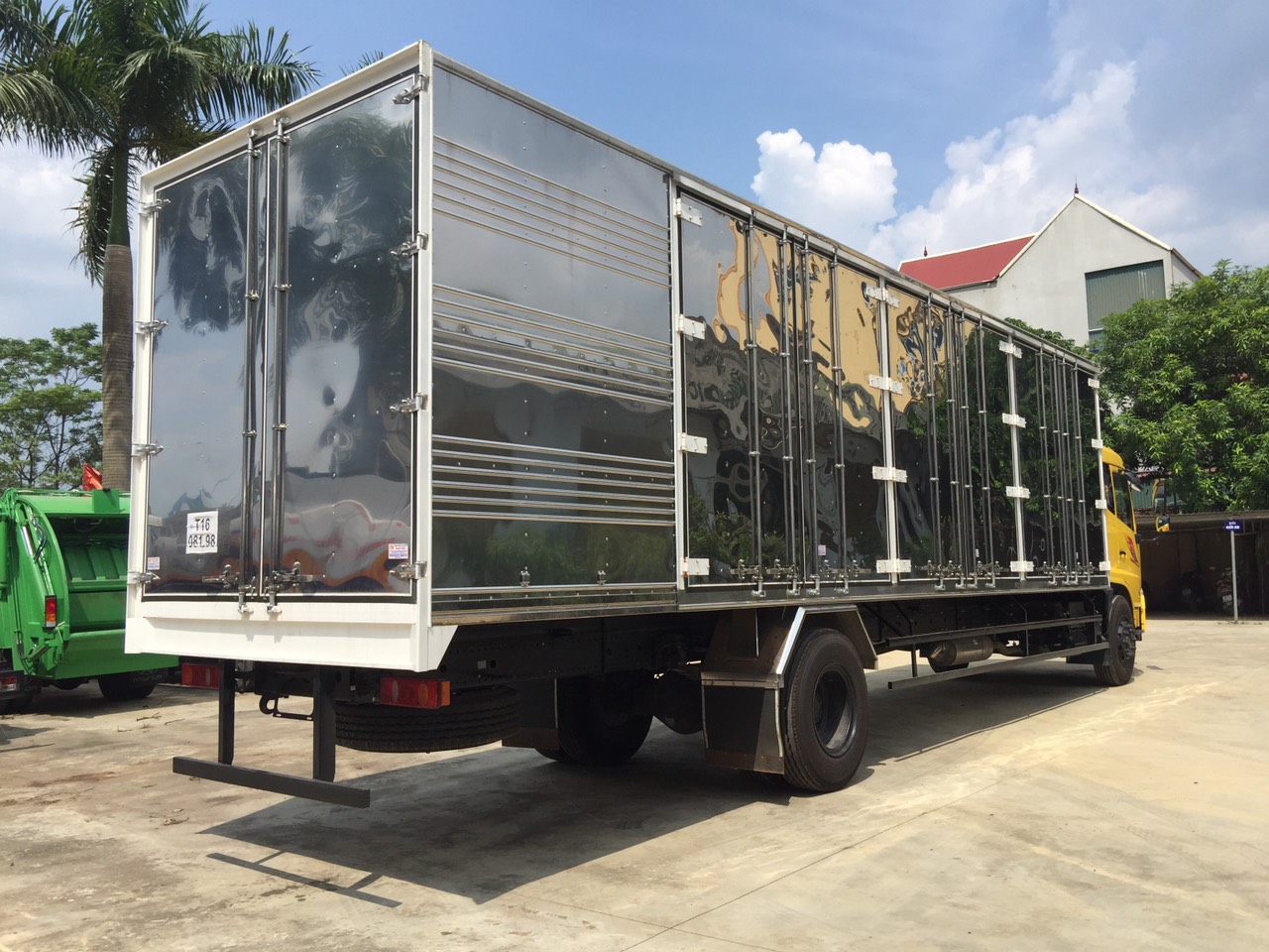 XE TẢI DONGFENG HOÀNG HUY THÙNG KÍN 9,7 MÉT