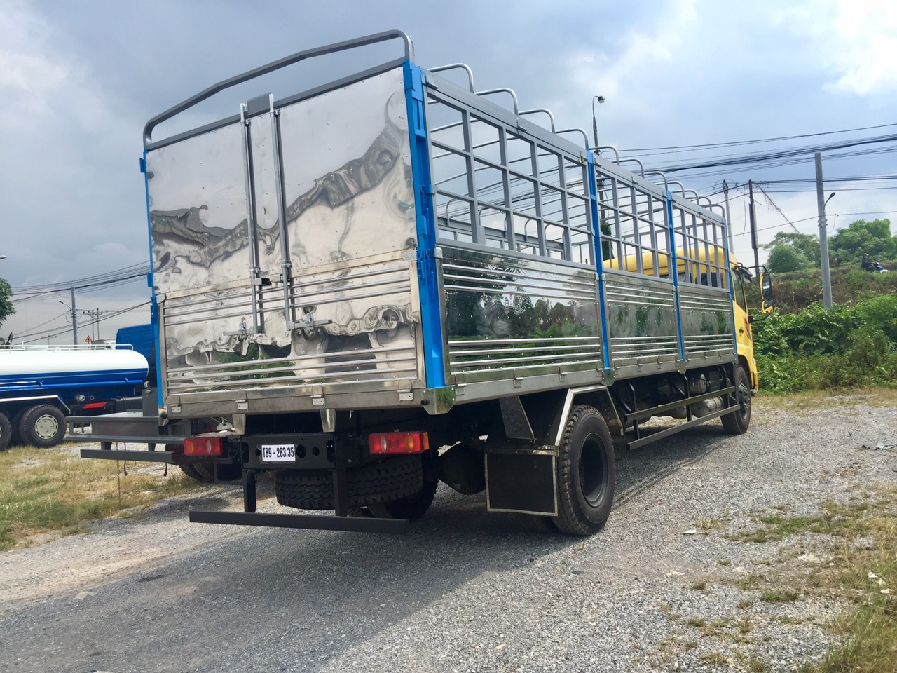 XE TẢI THÙNG B180 9 TẤN DONGFENG HOÀNG HUY