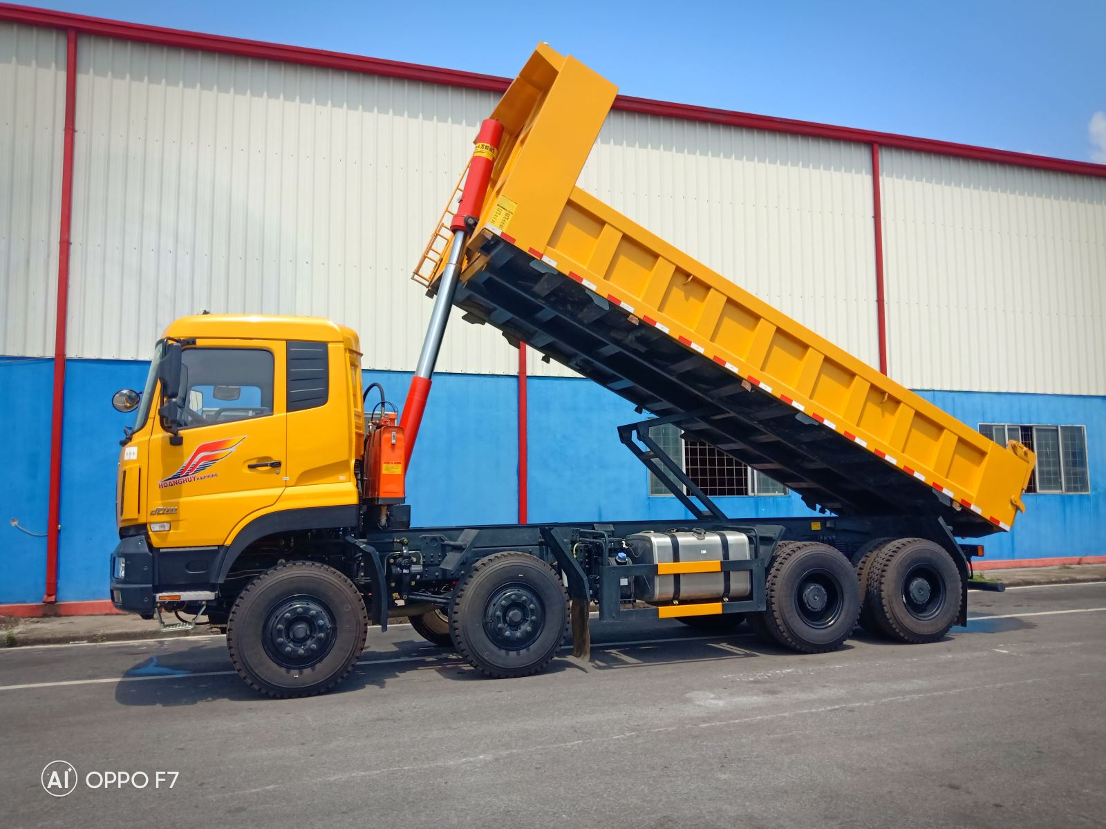 XE TẢI BEN 4 CHÂN DONGFENG HOÀNG HUY