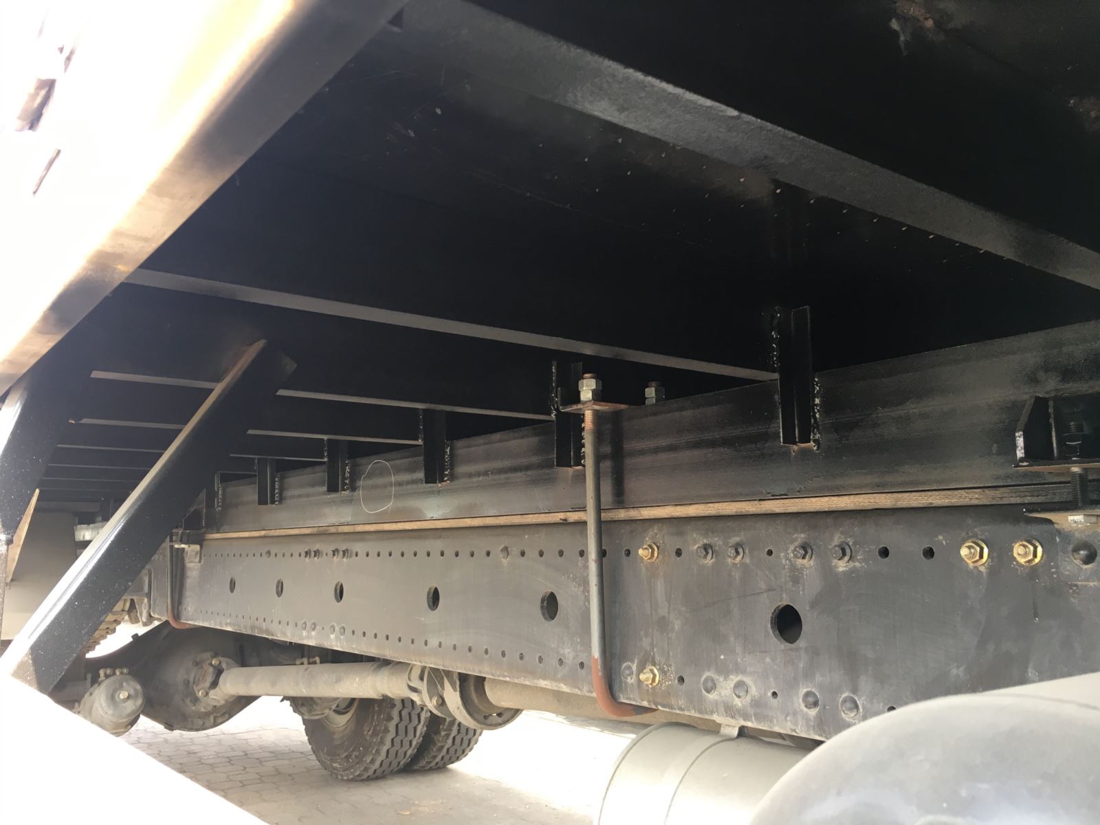 Xe-tai-thung-Dongfeng-Hoang-Huy-B170-tai-trong-9-tan-35