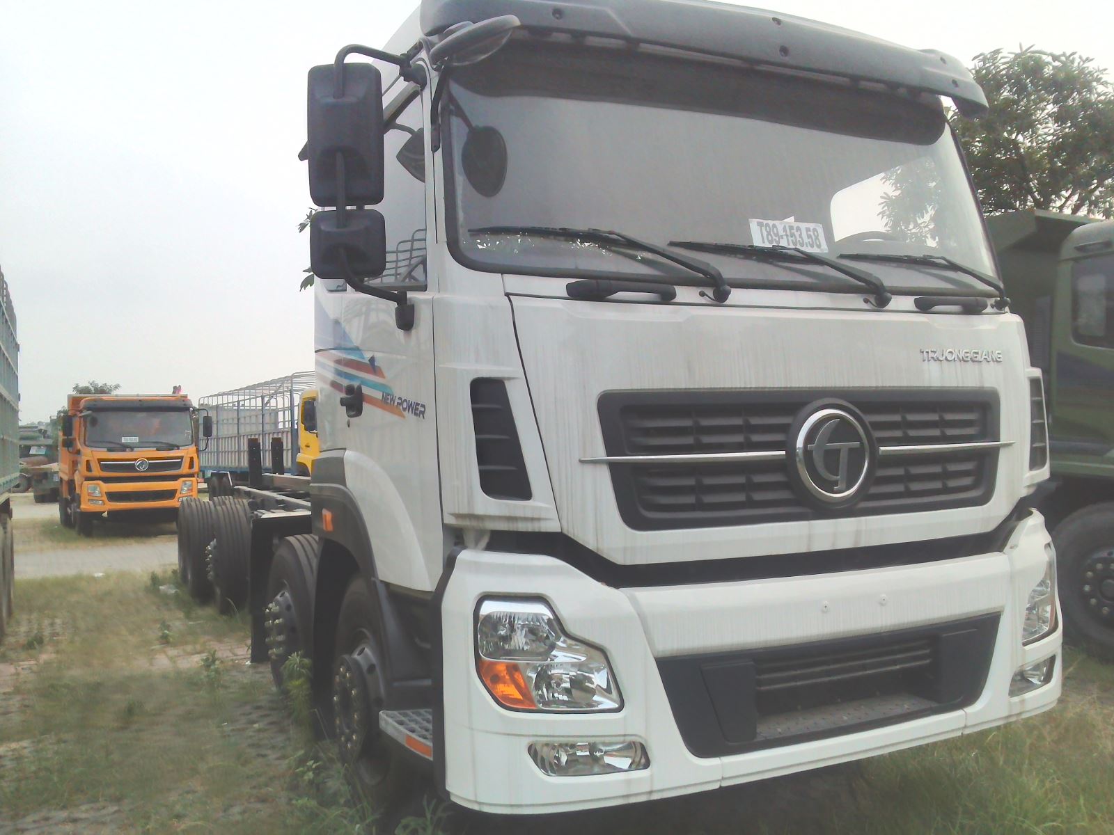 Xe-tai-thung-5-chan-Dongfeng-Truong-Giang-tai-trong-22-tan