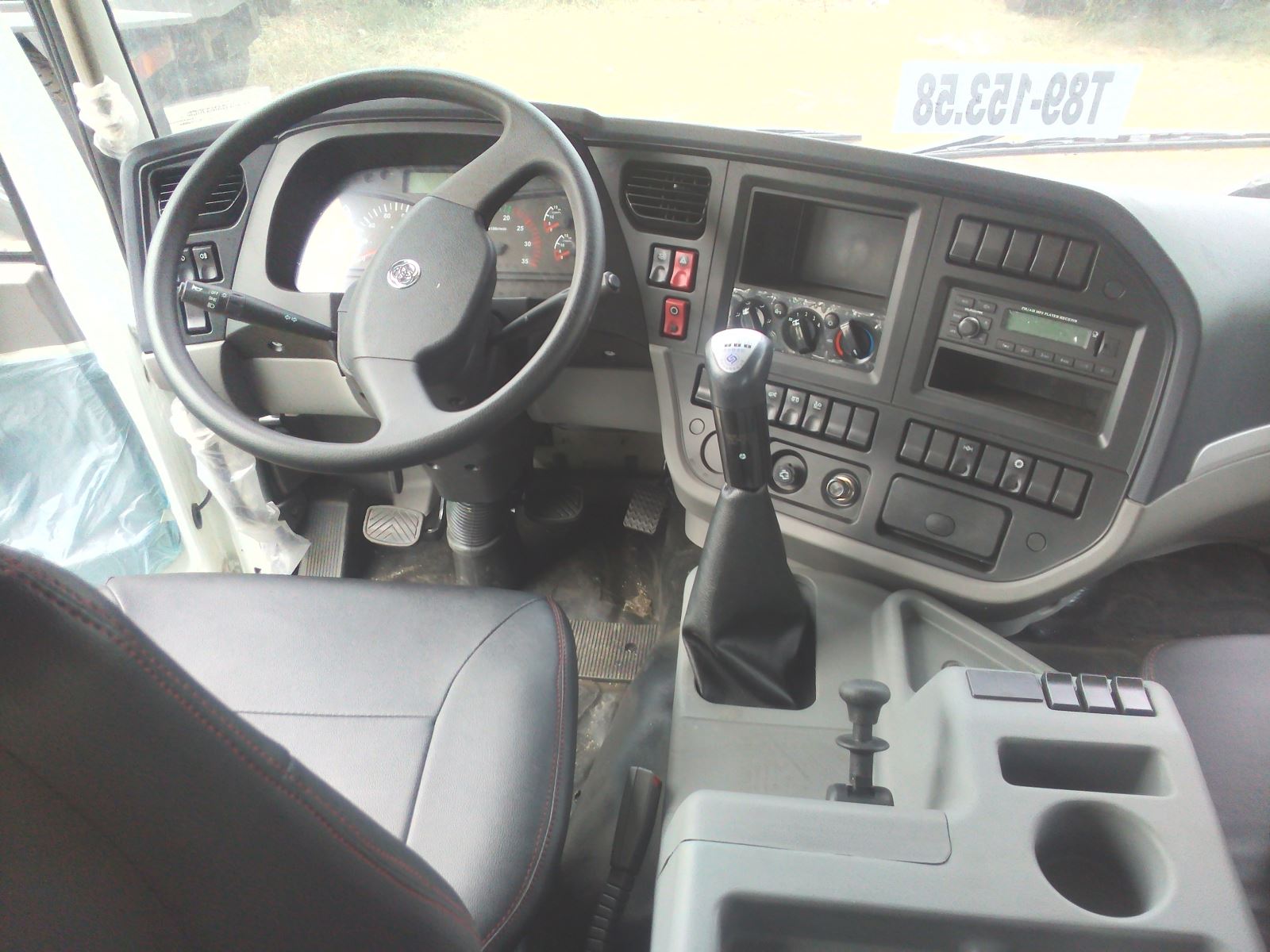 Xe-tai-thung-5-chan-Dongfeng-Truong-Giang-tai-trong-22-tan