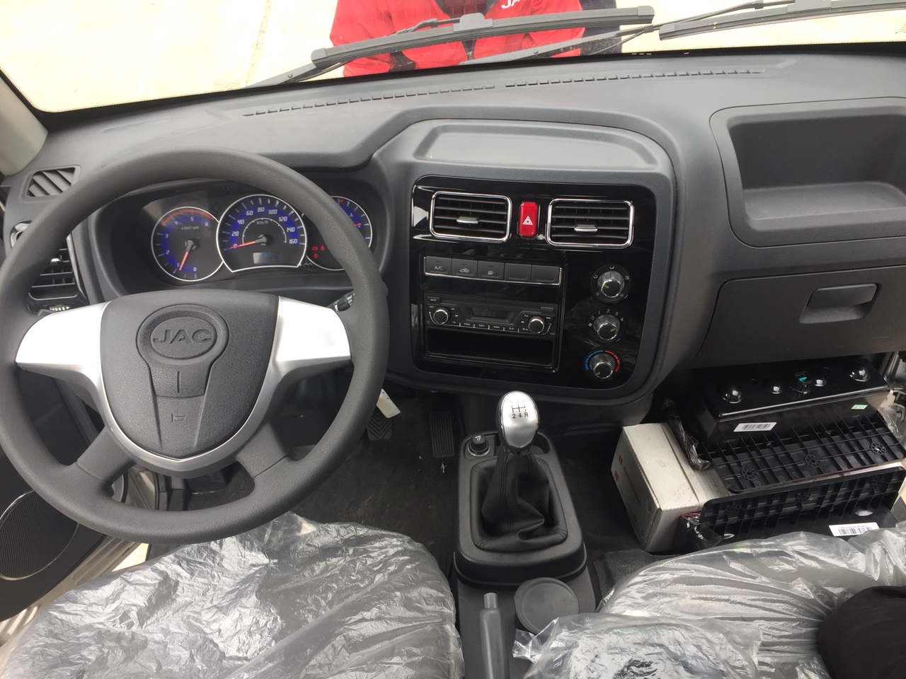 Xe tải Jac X99 990 Kg, động cơ xăng, tiêu chuẩn khí thải euro 4